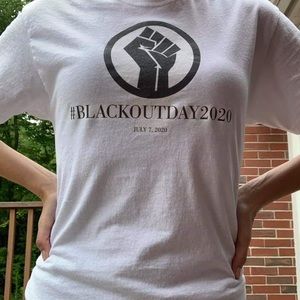 Black and white shirts are 18$ and colors are 20$